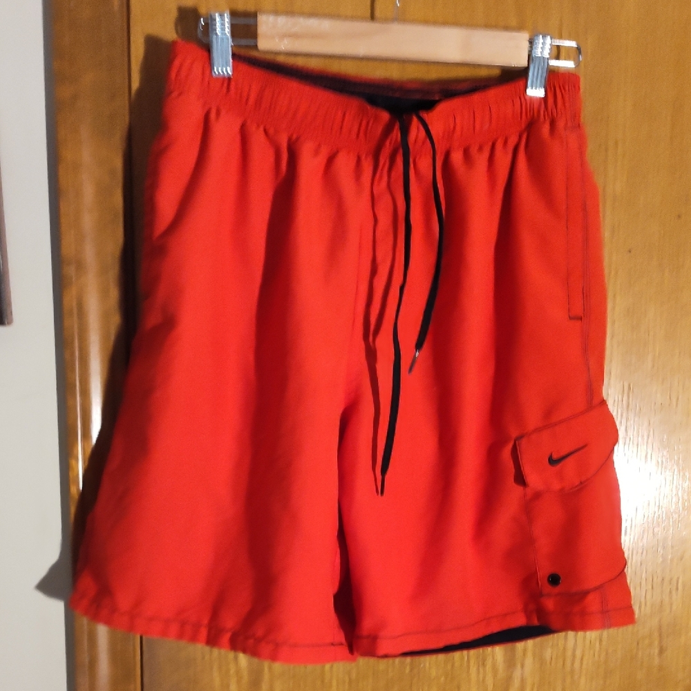 Nike Red Athletic Shorts Lightweight Quick-Drying